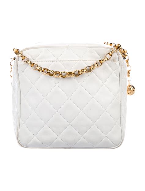 chanel vintage cc logo crossbody bag|Vintage Chanel quilted shoulder bag.